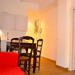 Central quiet apartment&terrace
