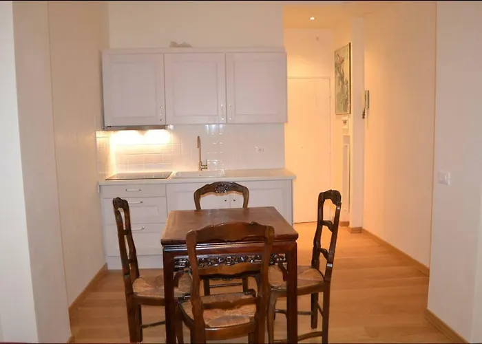 Central quiet apartment&terrace